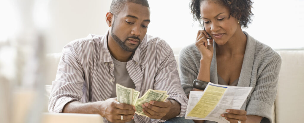 How to Deal with Family Financial Problems? 10 Life-Saving Tips To Crush Your Financial Struggles