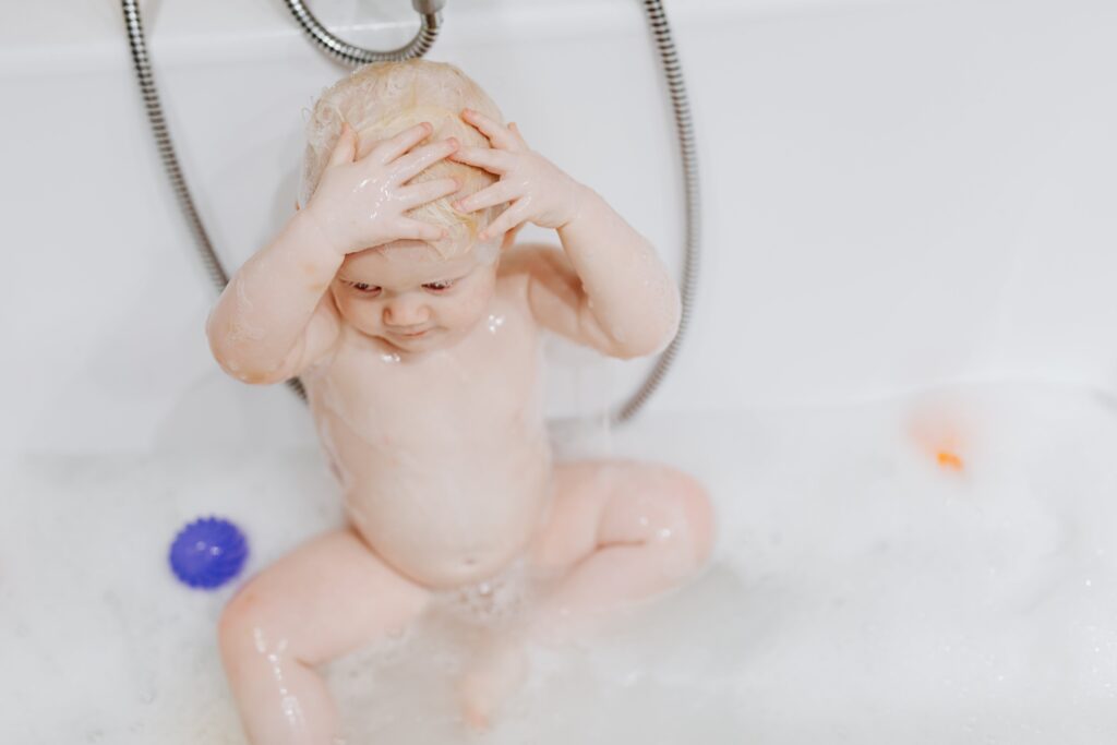 How to Bathe a Newborn: 10 Essential Tips for New Parents!